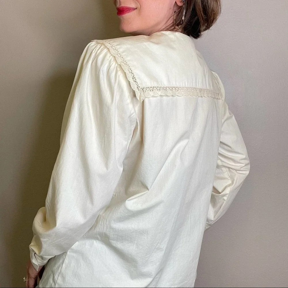 Vintage exaggerated collar embroidered bird lace trimmed button-up blouse cream - Picture 3 of 17